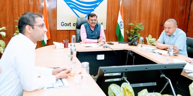 युवाओं को गाइड प्रशिक्षण देकर रोजगार से जोड़ने की तैयारी