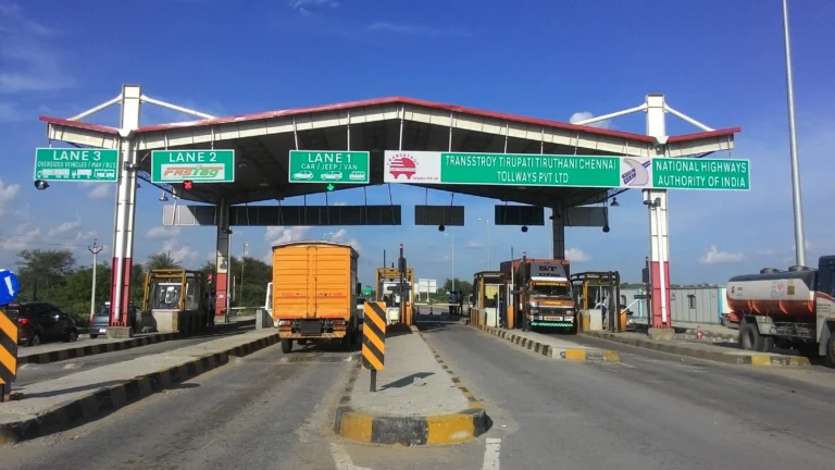 घर बैठे बनेगा मासिक टोल पास, 20 किमी दायरे के वाहन चालकों को राहत, अब टोल जाने का झंझट खत्म