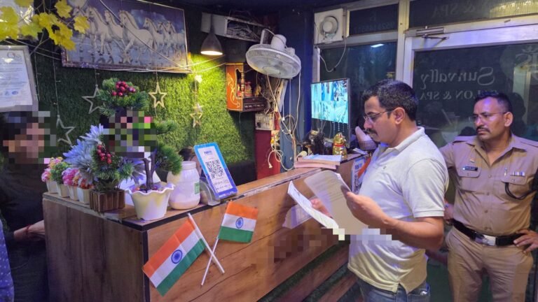 रुड़की में स्पा सेंटरों और कैफे पर पुलिस की छापेमारी