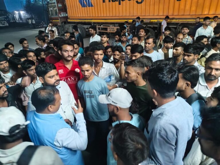 भगवानपुर में प्रीतम प्राइवेट लिमिटेड के श्रमिकों का विरोध,